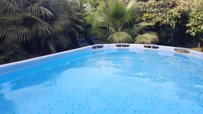 Tente pour 4 personnes, avec vue et piscine ainsi que jardin et terrasse dans les Bouches-du-Rhône