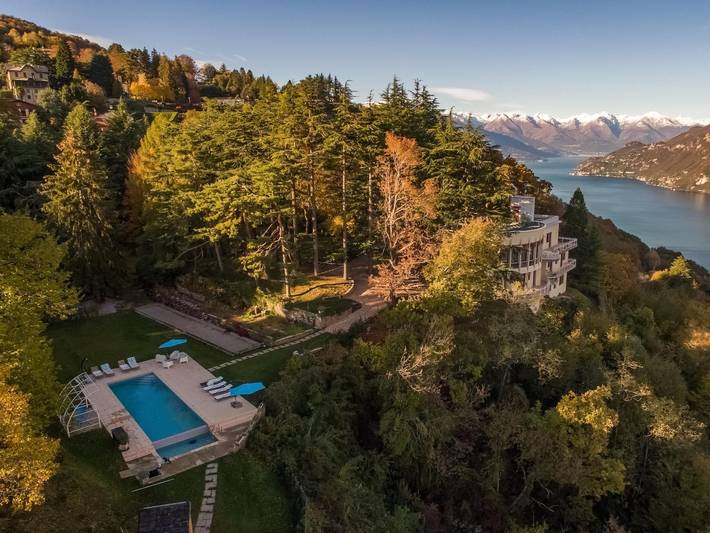 Villa for 13 people, with lake view and garden as well as sauna and pool, child-friendly in Comune di Bellagio