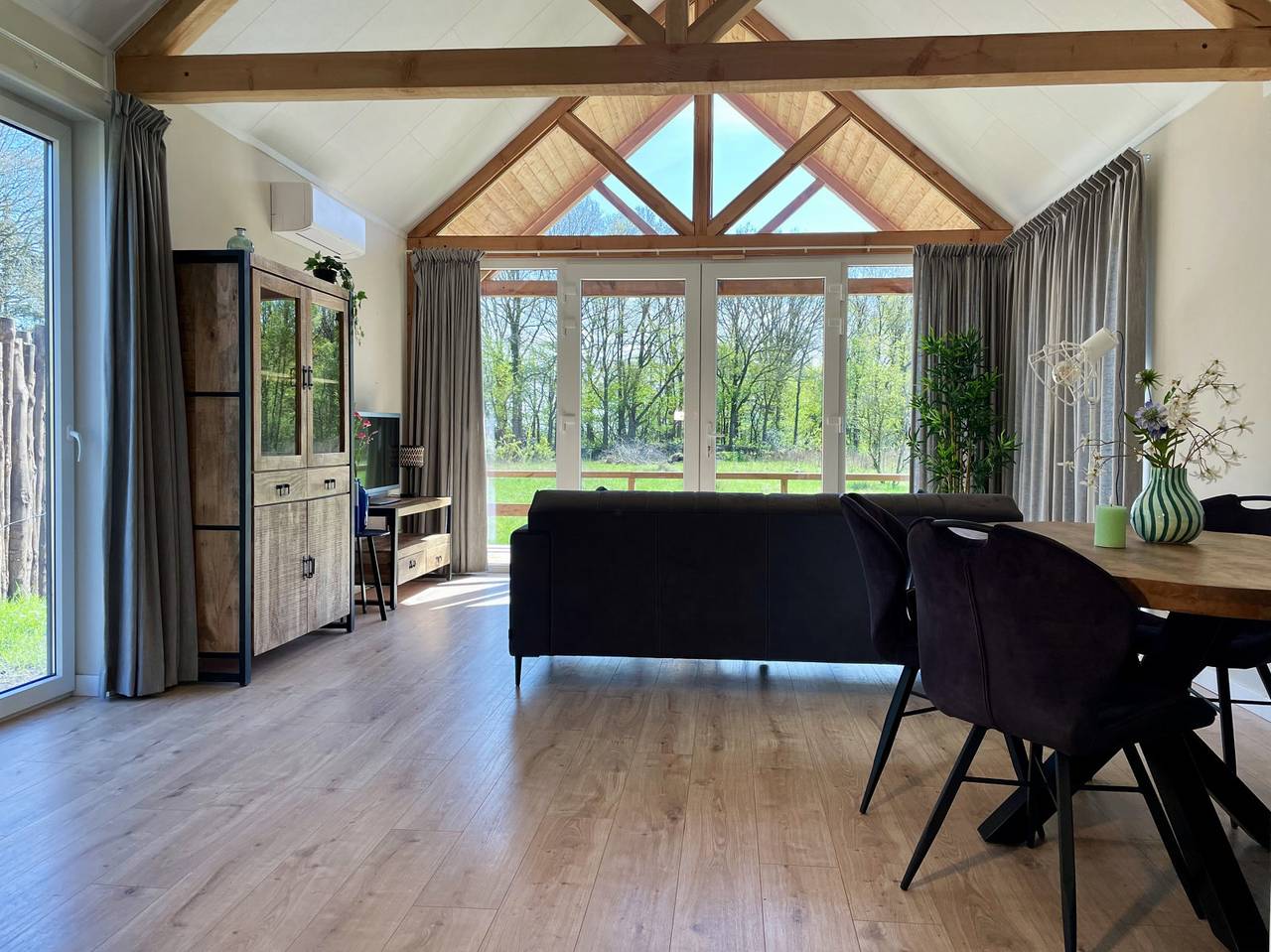 Geräumiges Ferienhaus für zwei Personen mit unverbautem Blick auf die Natur in Dwingeloo in Nationalpark Dwingelderveld