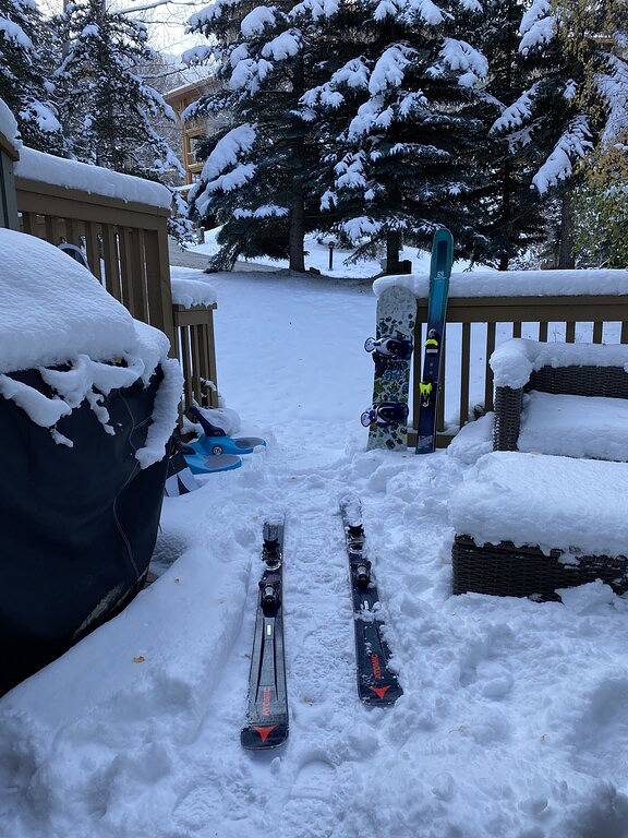 Fabulous Ski-in/out Renovated 3 Bdrm Upper Village Townhome with bdrm Ac & den in Panorama