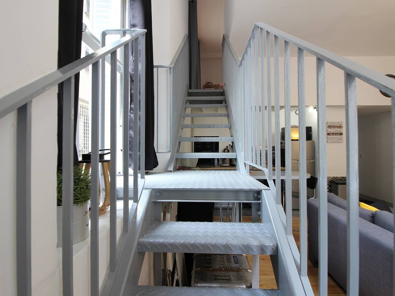 Entire apartment, Charming 2Br Duplex in Central La Bourboule with Parking in La Bourboule, Volcans d'Auvergne Regional Nature Park