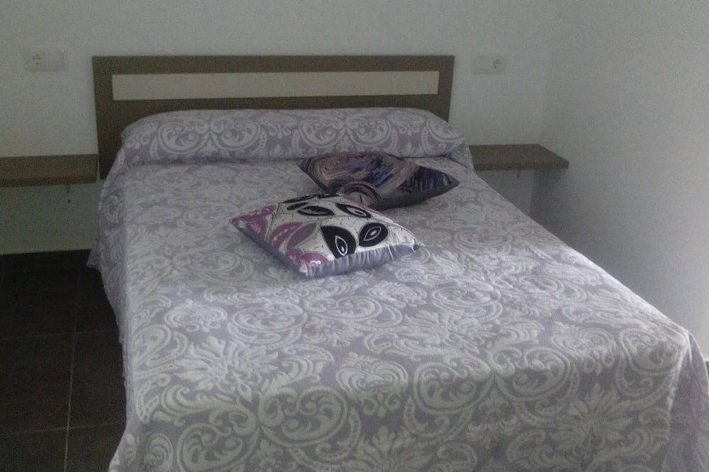 Entire apartment, Apartamento Para 2 Personas Cerca de Playa de Cabío Somos Petfriendly in A Pobra do Caramiñal, Rías Baixas
