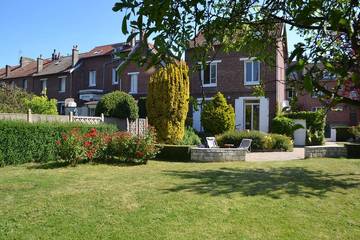 Ferienhaus für 6 Personen, mit Terrasse und Garten sowie Pool in Dieppe