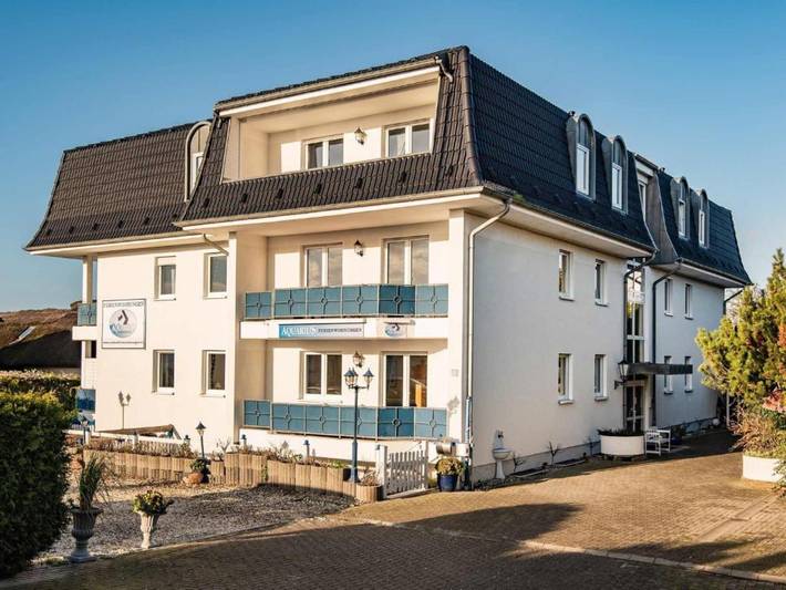 Ferienwohnung für 2 Personen, mit Balkon und Seeblick in Loddin