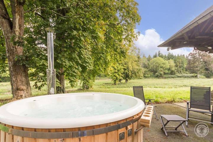 Gîte pour 2 personnes, avec jacuzzi ainsi que piscine et jardin à L'Oudon