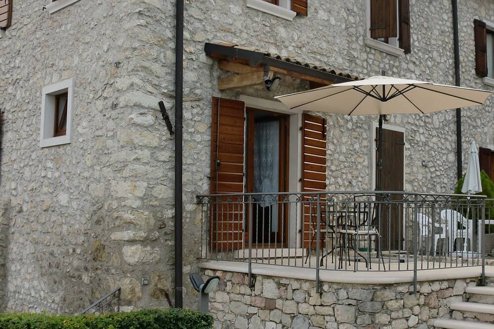 Schönes rustikal Haus für einen unvergesslichen Urlaub! in Brenzone, Gardasee-Berge