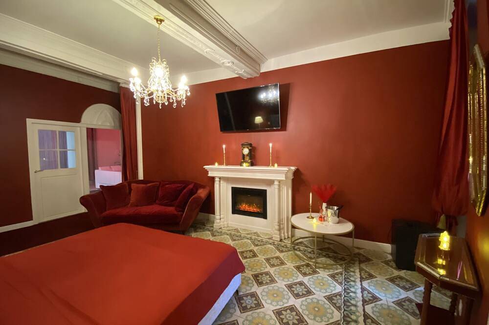 Romantic Room&Spa in an 18th-century Mediterranean winegrower's house in Estagel, Regionaler Naturpark Corbières-Fenouillèdes