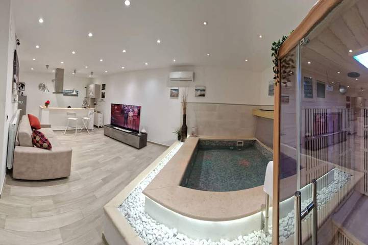 Apartamento de vacaciones para 4 personas, con jacuzzi además de jardín y sauna - 1