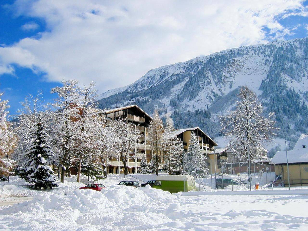Appartement de vacances entier, Cosy holiday flat at the Disentiserhof in Disentis, Surselva