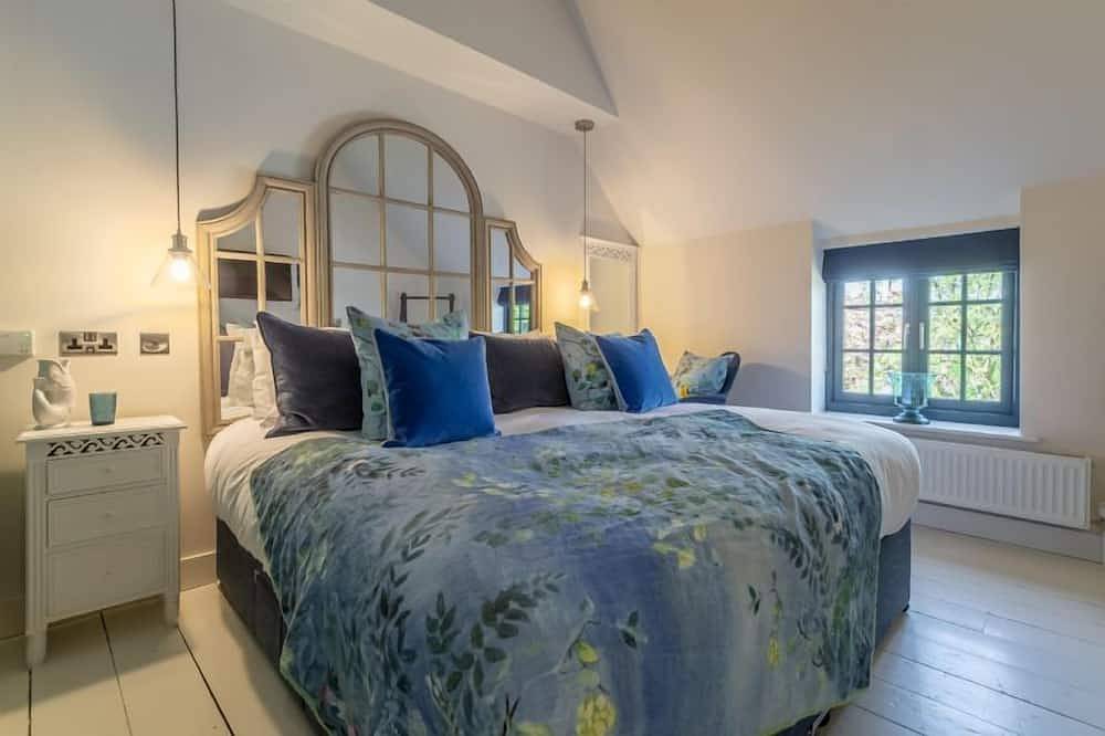 No. 33 Cottage 2, Thornham, Norfolk in Thornham, Norfolk Coast