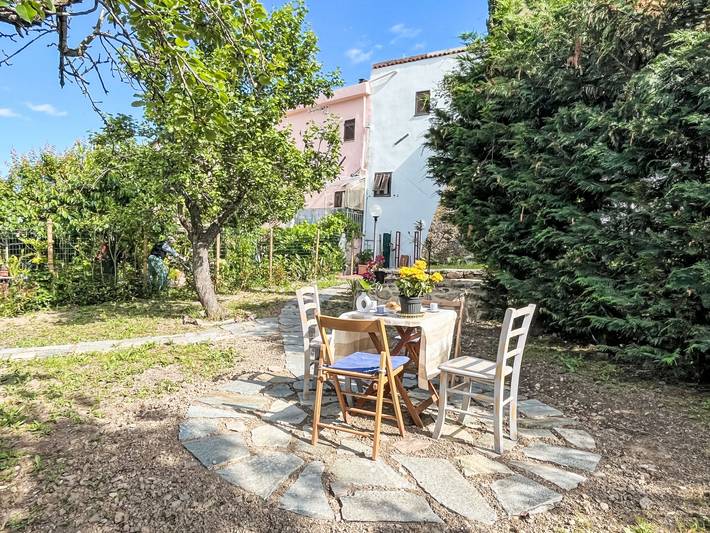 Ferienhaus für 4 Personen, mit Garten und Terrasse