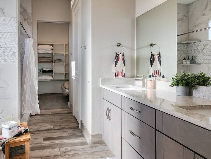 Vacation rental for 8 people, with yard and hot tub in Lake Powell