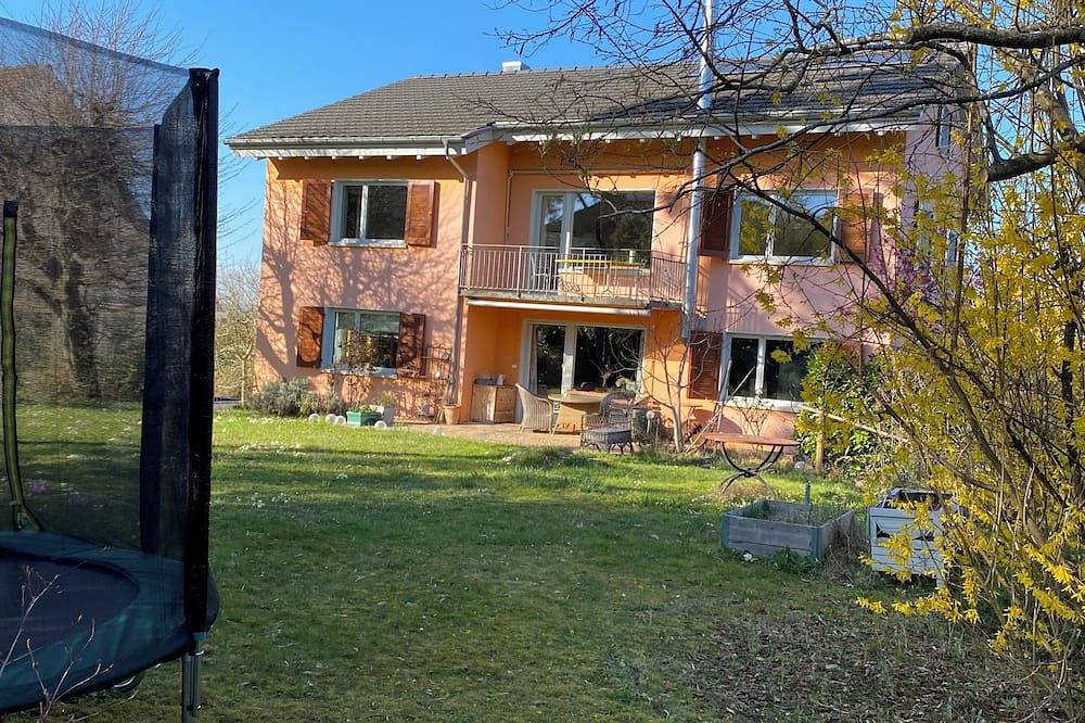 Ganze Wohnung, Gemütliches romantisches Seeblickappartement im Dachgeschoss in Kreuzlingen, Bodensee (Schweiz)