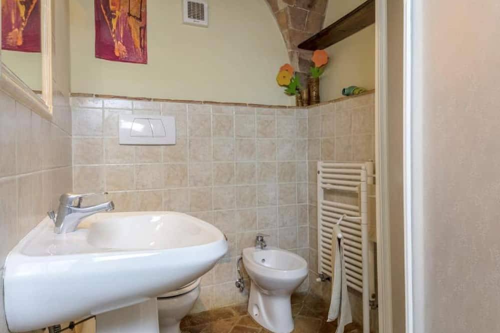 Ganze Wohnung, Simona entzückendes Studio-Apartment mit Poolblick in Castel San Gimignano, San Gimignano