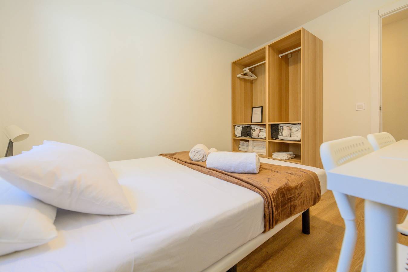 Entire holiday apartment, M (Sap35A) Acogedora habitación con cama doble in Alcorcón, Madrid Province