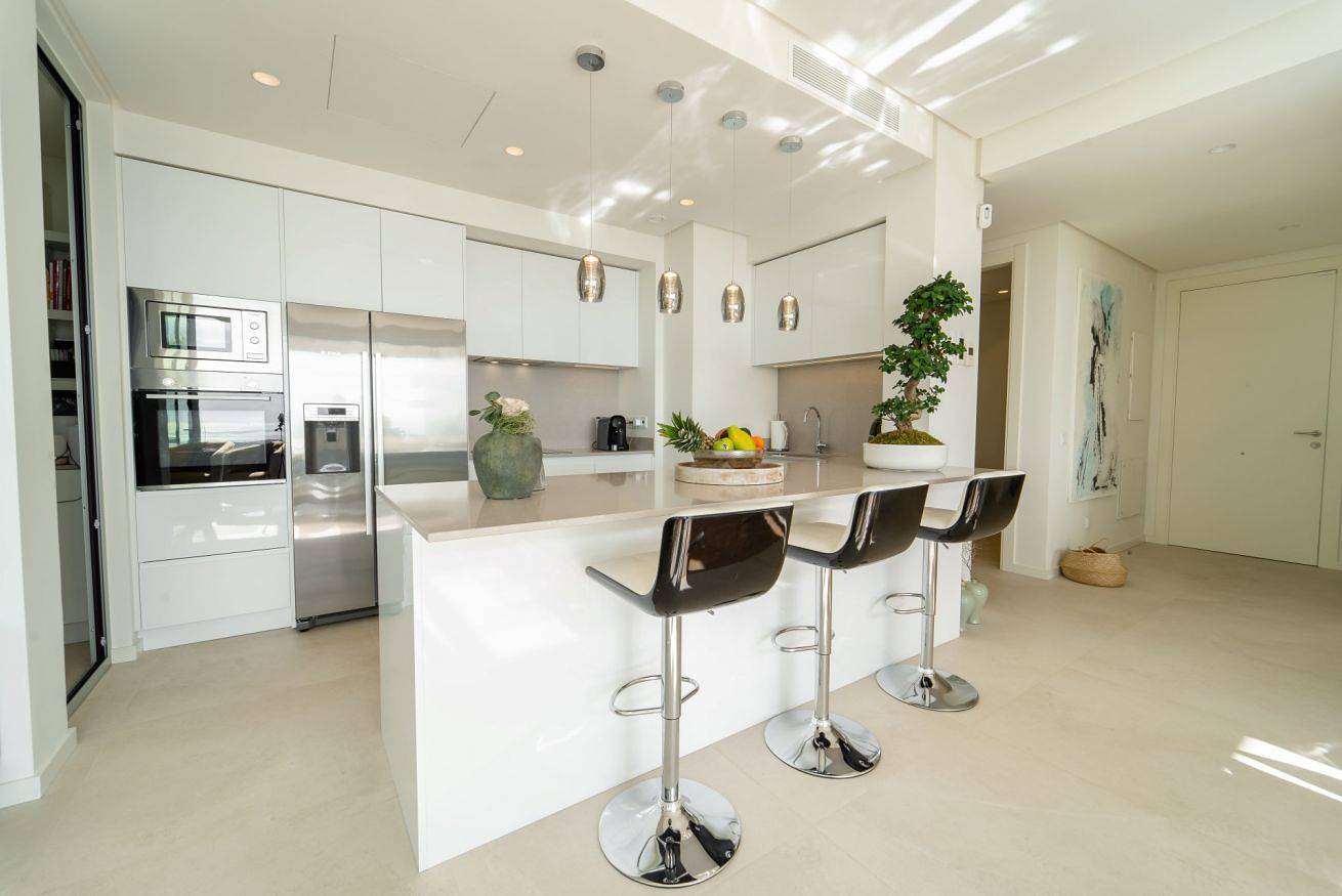 Entire apartment, Unique Opportunity! Luxury Paradise with Sea Views in Marbella Club Hills - Benahavís in Benahavís, Costa del Sol