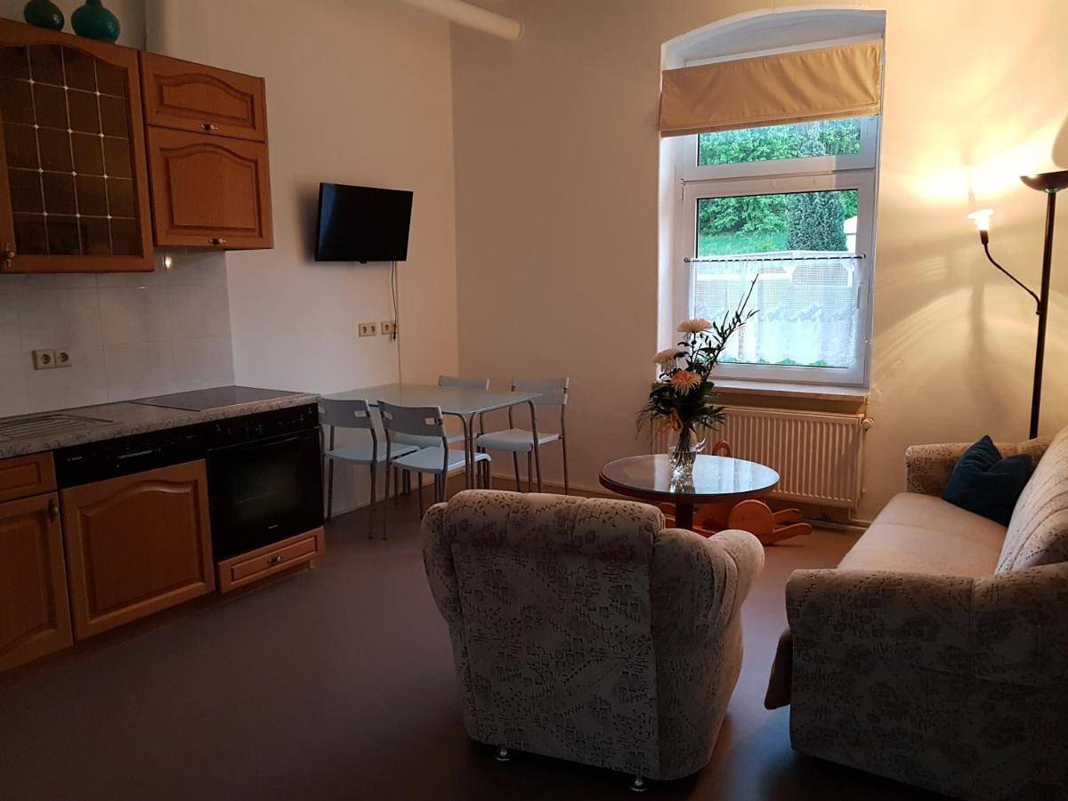 Ganze Wohnung, Ferienwohnung West - Alte Schule Sachswitz in Greiz, Region Greiz