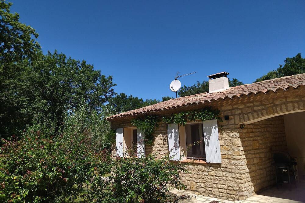Single-storey villa, air conditioning, Wifi, swimming pool and large, quiet garden in La Capelle-et-Masmolène, Nimes und Umgebung