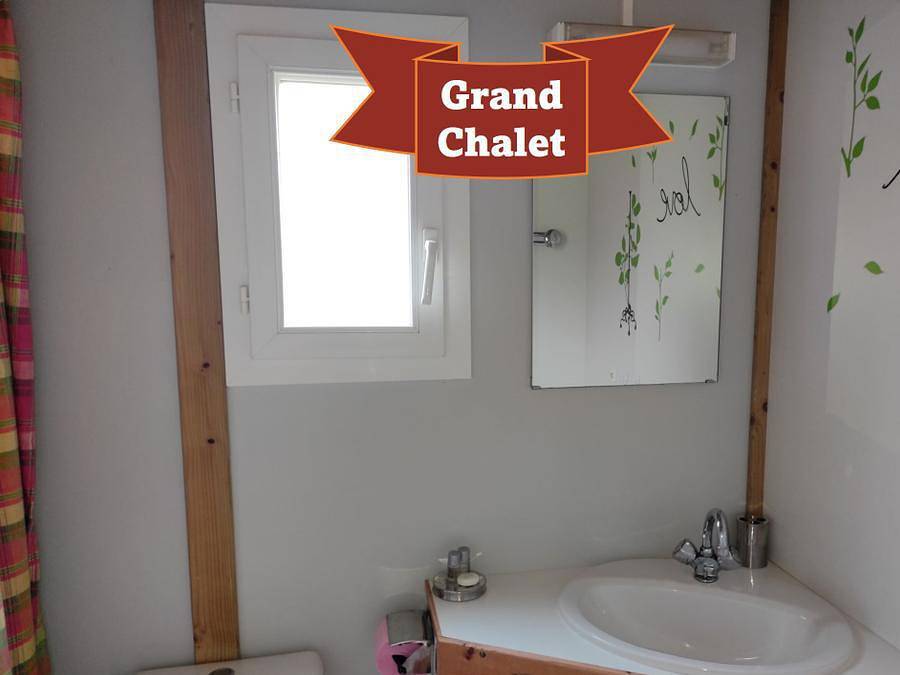 Camping  L'Etruyère - Chalet 6 personen - Familien-Chalet aus Holz 28m² - 2 Zimmer in La Tardière, Fontenay-le-Comte