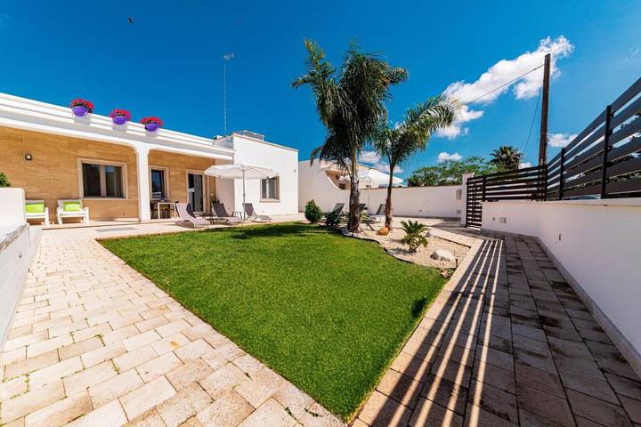 Location de vacances pour 4 personnes, avec piscine ainsi que jardin et vue, adapté aux familles à Porto Cesareo - 4