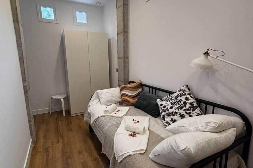 Apartamento entero, En Laredo, apto.  con terraza   a 5 minutos de playa andando in Playa de la Salvé (Laredo (Spain)), Laredo