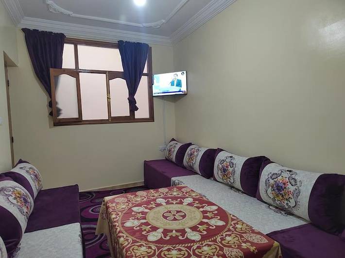 Gîte pour 4 personnes, avec terrasse et vue dans Tnine Aglou