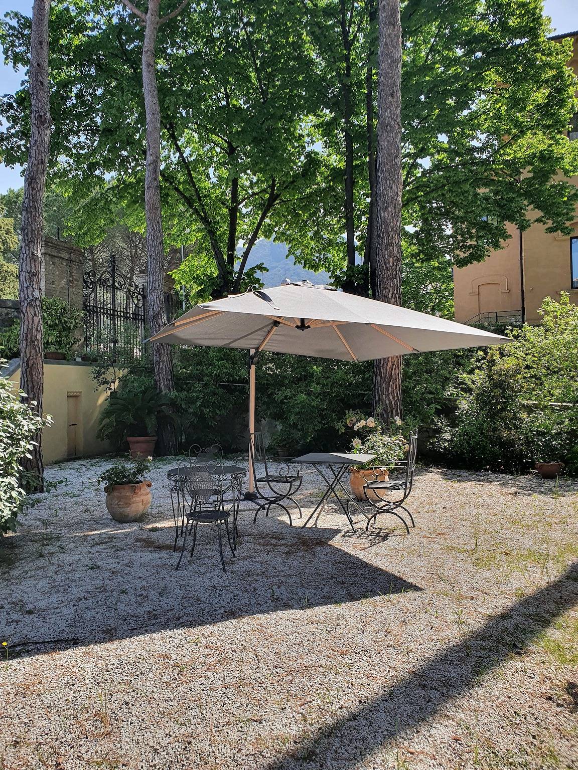 Ganze Wohnung, Ferienwohnung La Dimora del Musicista – Bergblick, Wlan & Garten in Foligno, Perugia Provinz