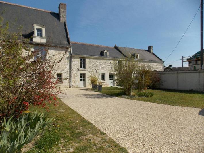 Location de vacances pour 5 personnes, avec terrasse et jardin à Huismes