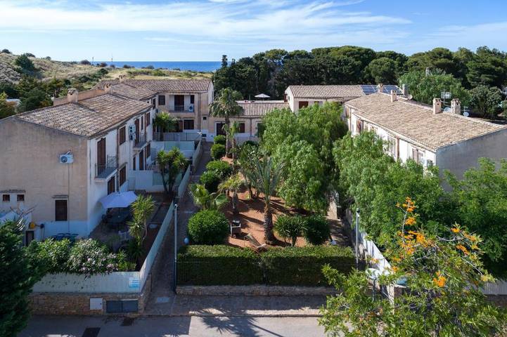 Apartahotel para 10 personas, con vistas y jardín en Sicilia
