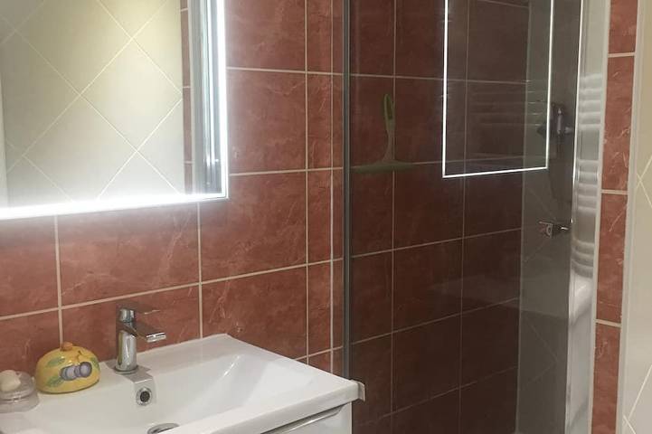 Gîte pour 4 personnes, avec jardin à Palaja - 4