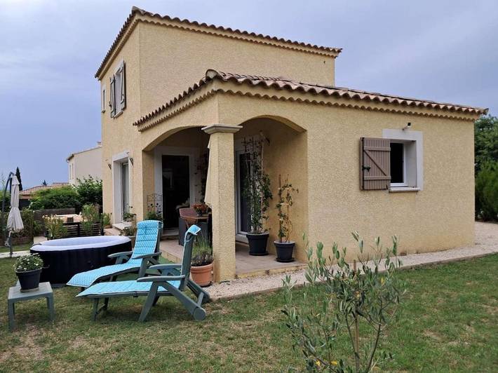 Chambre d’hôte pour 2 personnes, avec Jacuzzi et Terrasse ainsi que Jardin et Vue