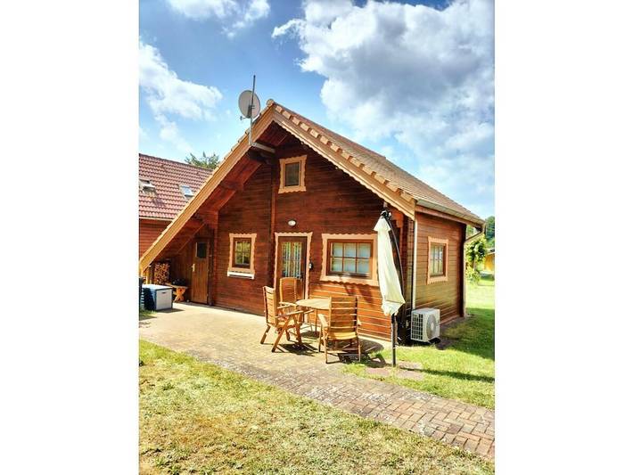Ferienhaus in Canow mit Schwimmbecken in Canow, Wustrow (Mecklenburgische Seenplatte)