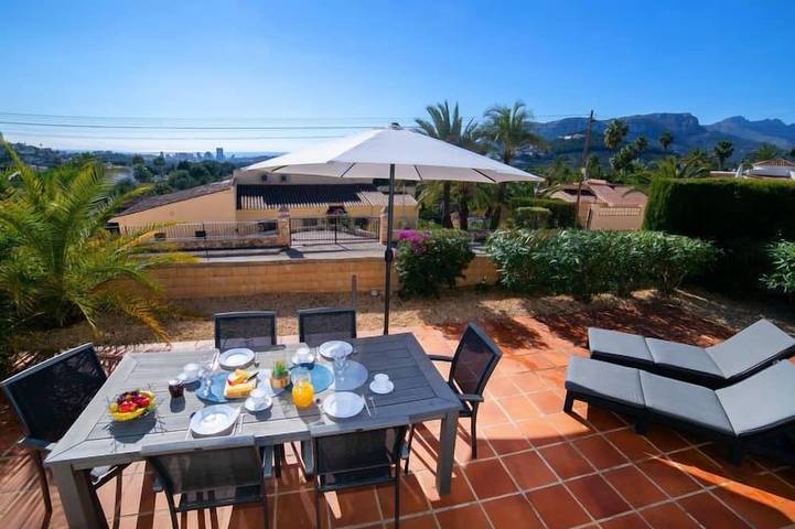 Bungalow pour 5 personnes, avec jardin ainsi que balcon et piscine à Calpe