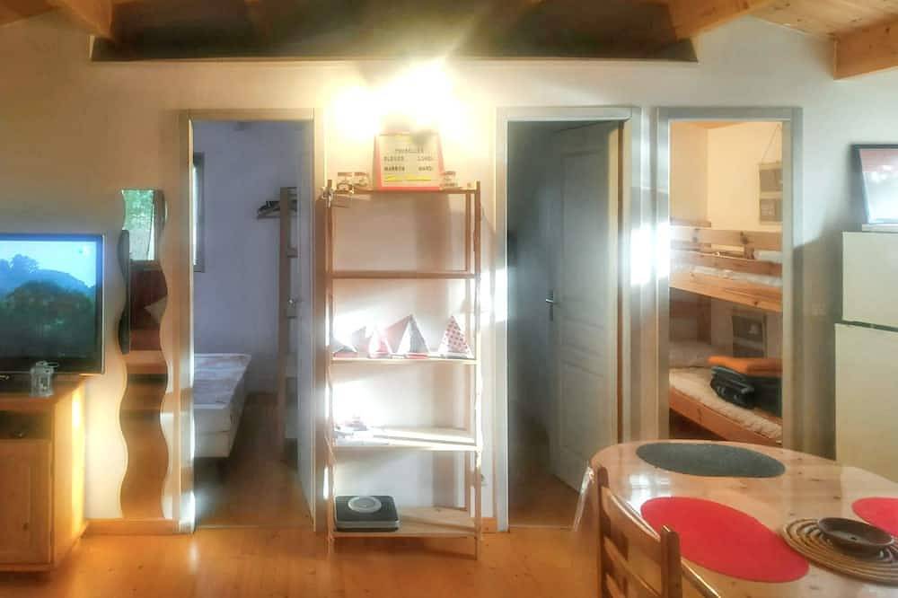 Homerez - Chalet in Poussan with garden in Poussan, Côte d'Améthyste