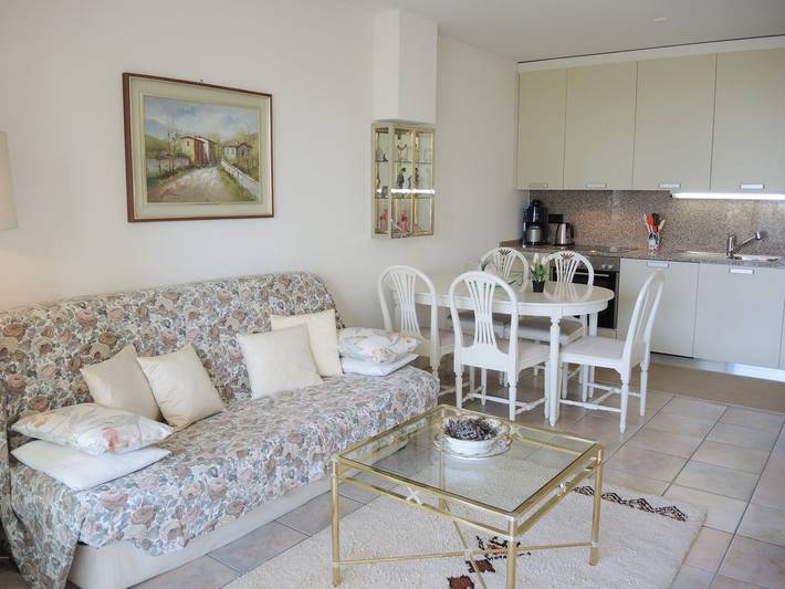 Ganze Wohnung, Ferienwohnung mit Blick in die Natur und auf den Maggiafluss. in Locarno, Tessiner Alpen