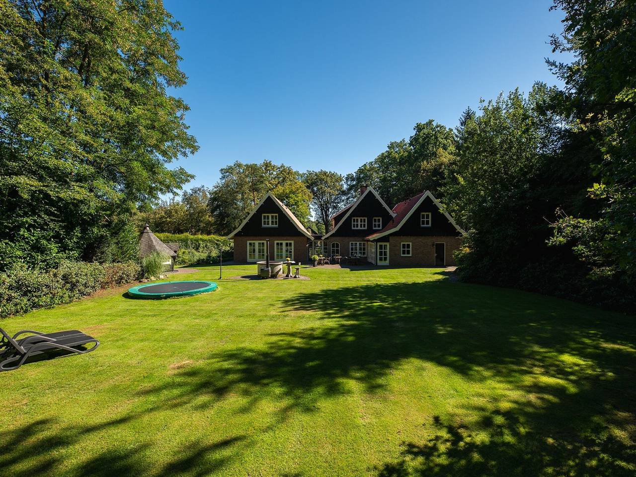 Gruppenhaus in Twente mit Hot Tub in Losser, Twente