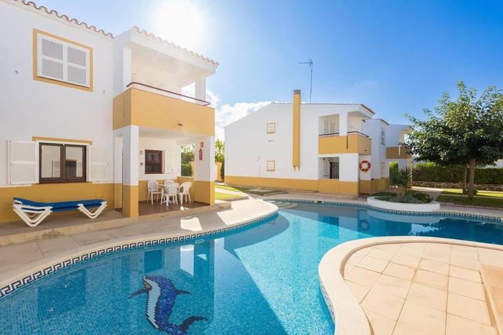 Apartamento de vacaciones para 4 personas, con piscina para niños y piscina además de jardín y balcón - 1