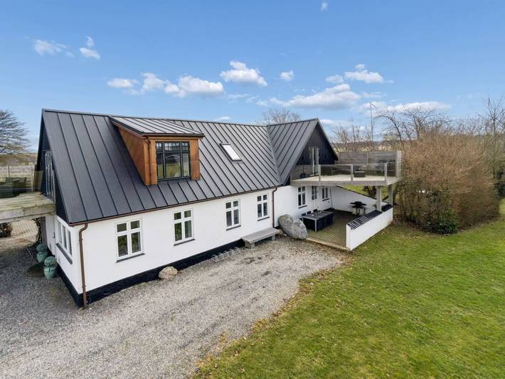 Ferielejlighed for 6 personer, med Balkon i Svaneke