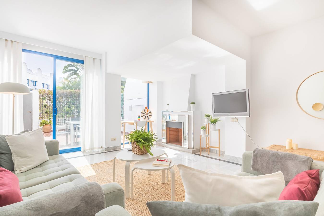 Entire apartment, Marbella pool House Gf55on sea shore in Marbella Centre, Marbella