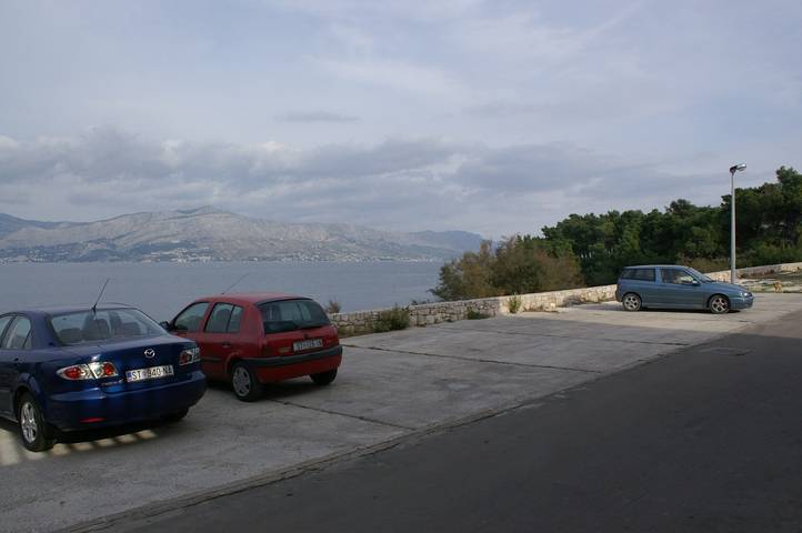 Ganze Wohnung, 2-Zimmer-Ferienwohnung mit Terrasse und Meerblick Postira, Brac -b in Postira, Brac