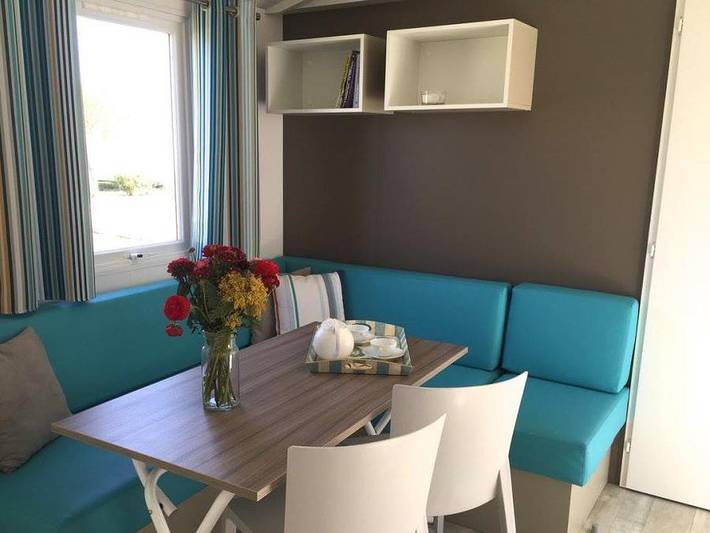 Camping Les Fontaines - Mobilheim 6 personen - Camélia Confort Klimaanlage mit Terrasse 3 Zimmer in Canet-en-Roussillon, Mittelmeerküste (Frankreich)