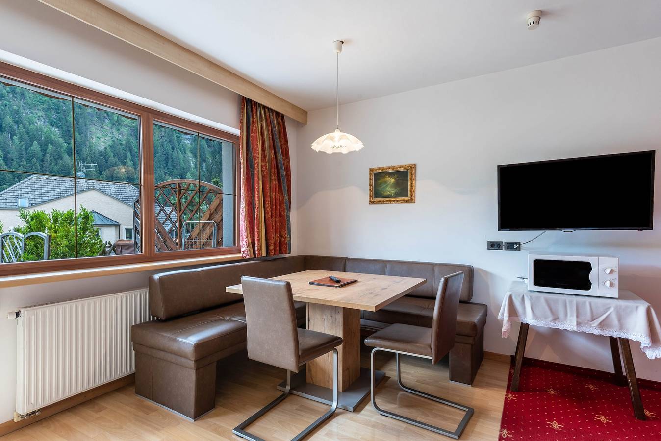 Ganze Wohnung, Ferienwohnung 'Hotel Residenz Gardena Alpen 100' mit Bergblick, Garten und Wlan in St. Christina in Gröden, Dolomiti Superski