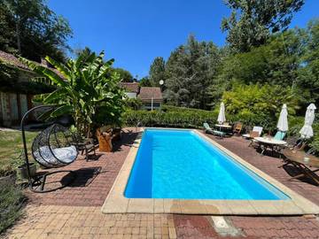 Gîte pour 2 personnes, avec vue ainsi que piscine et jardin, animaux acceptés à Scillé