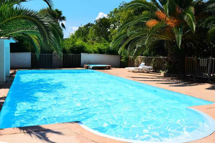 Camping pour 5 personnes, avec Terrasse et Piscine dans Haute-Corse