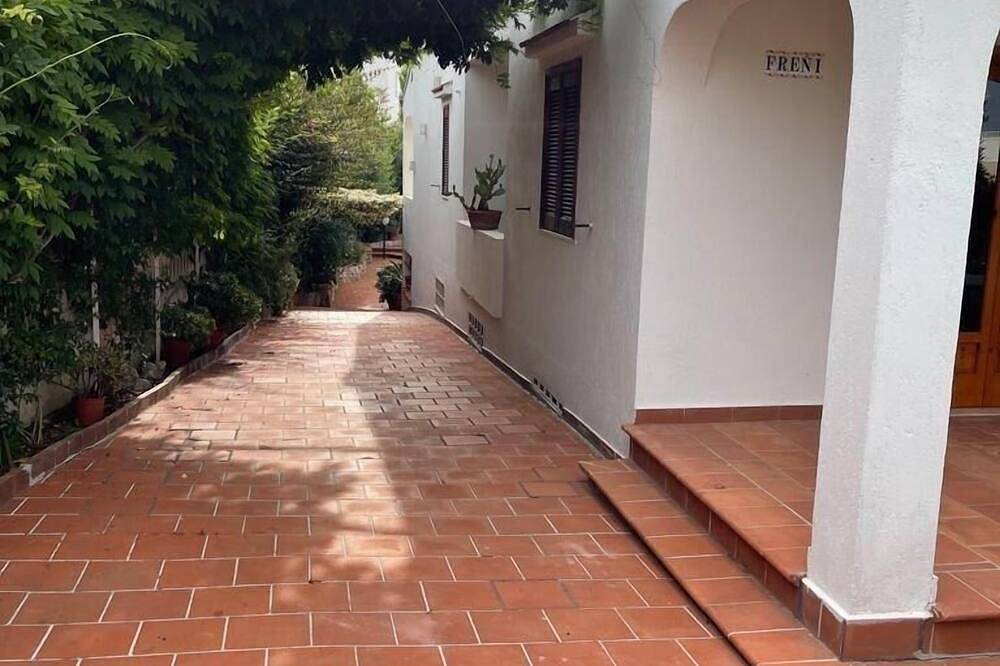 Villa stile Greco/ Mediterranea di mq 200, con interni eleganti, family friendly in Rosa Marina, Salento