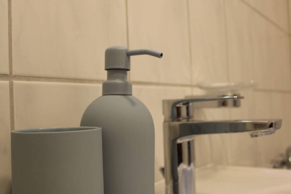 Ganze Wohnung, Zwei Zimmer Wohnung in Heidenheim, Stuttgart Region