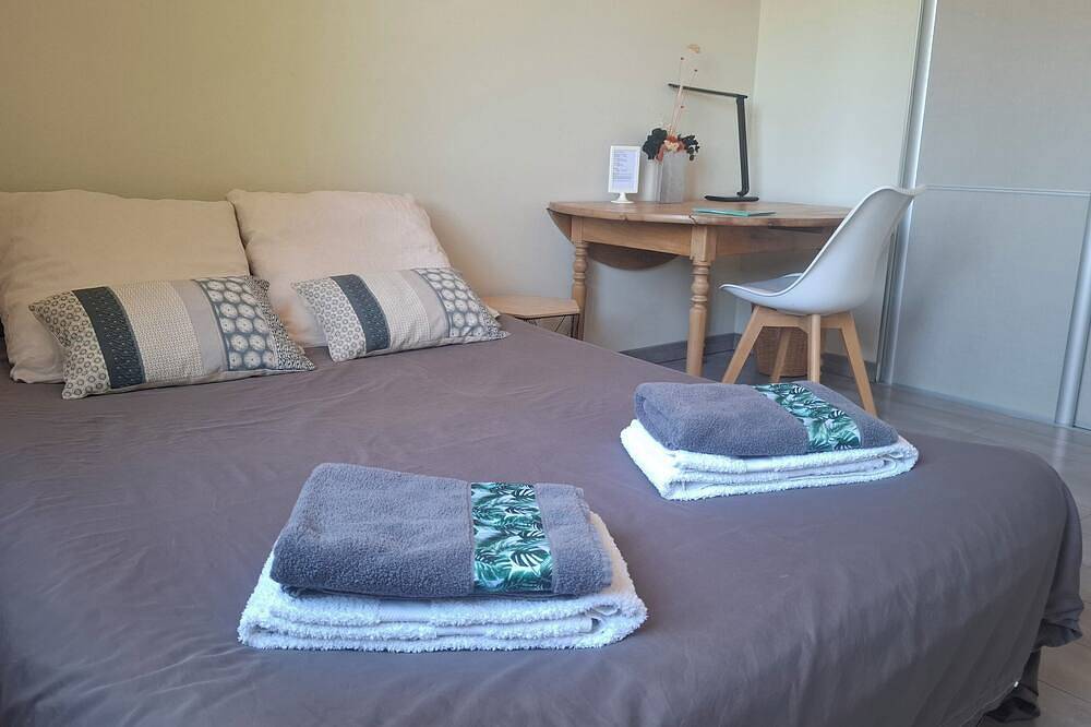 Villa between Aix-en-Provence and Marseille, in a green setting in Bouc-Bel-Air, Aix-en-Provence region