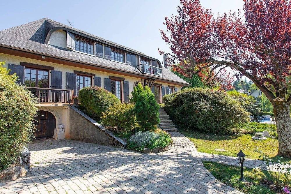 Maison De Vacances pour 16 Personnes dans Menthon-Saint-Bernard, Région d'Annecy