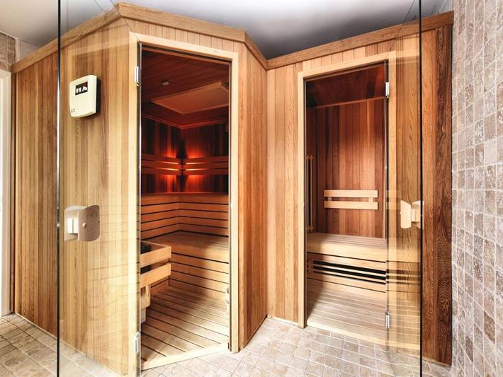 Location de vacances pour 28 personnes, avec sauna et jardin ainsi que jacuzzi et terrasse dans Petit-Han - 2