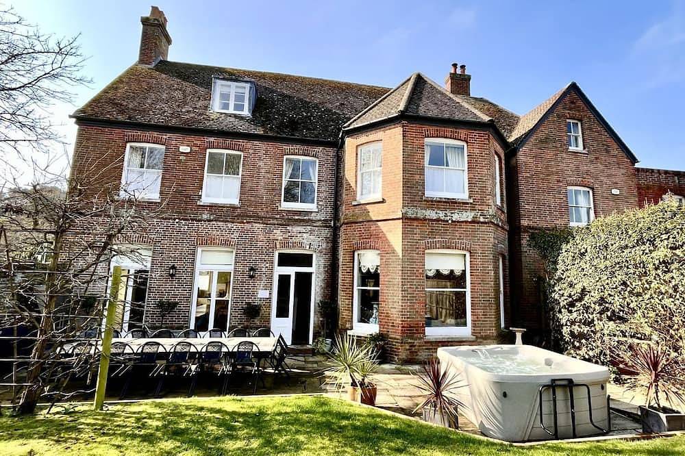 Substantial 6 bed House in Christchurch Dorset in Bournemouth, Südwestengland